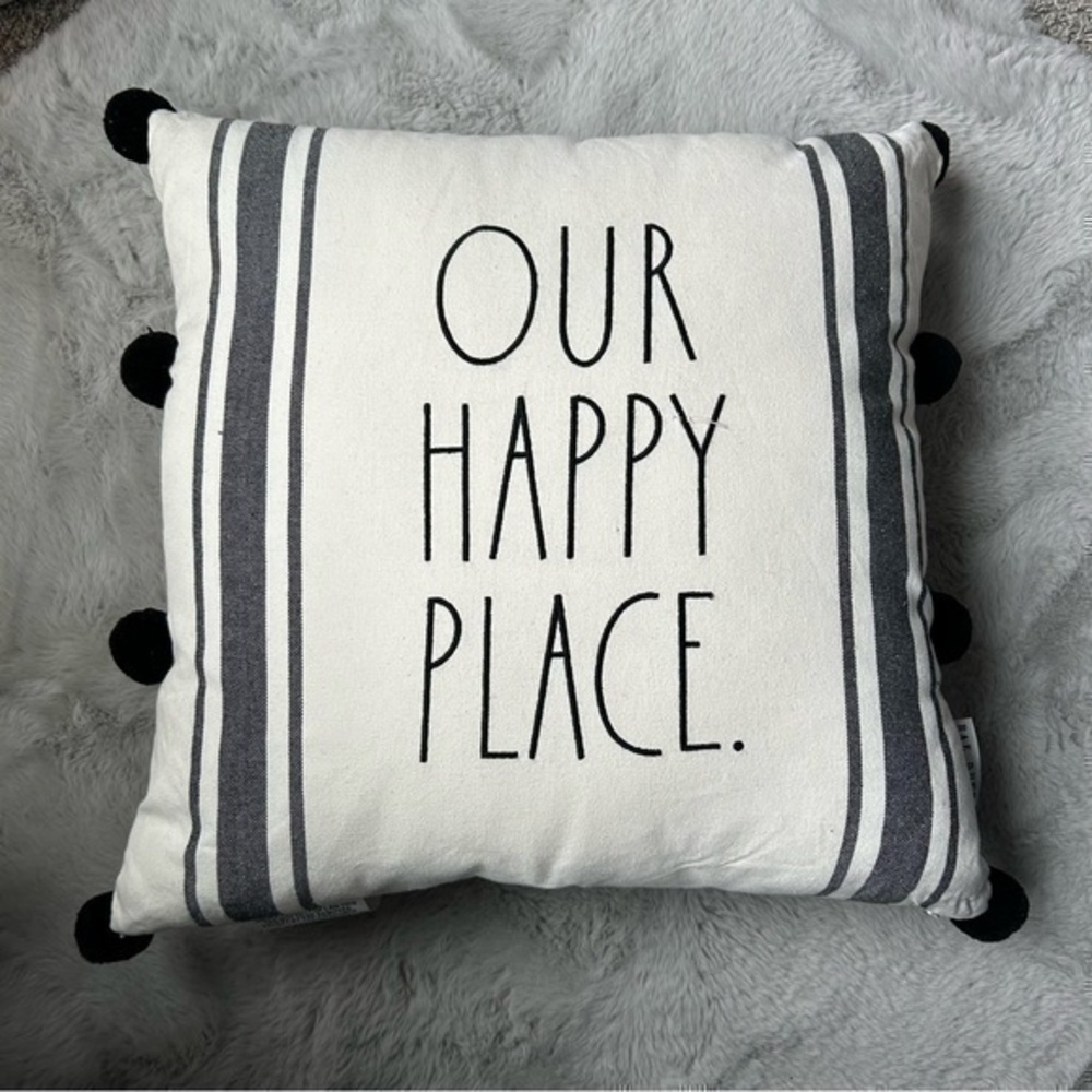 ❄️NWT Rae Dunn Our happy place - throw pillow 19x19